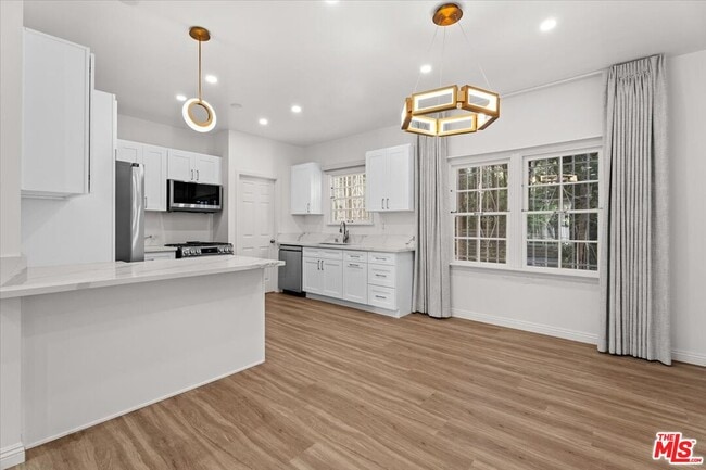 Building Photo - 9687 W Olympic Blvd