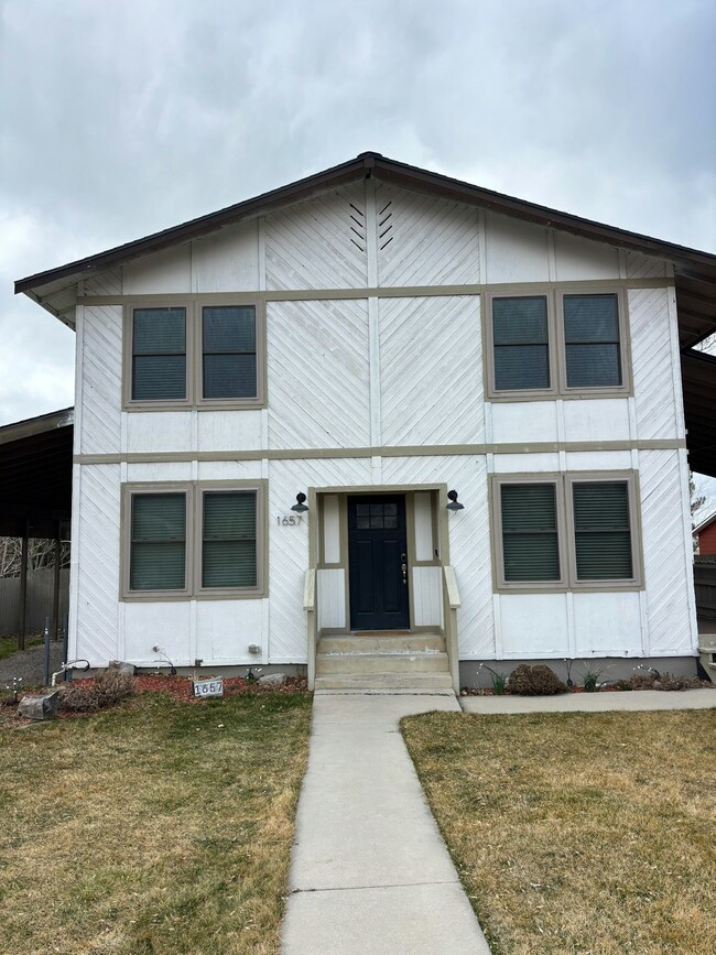 Building Photo - 1657 N 645 W St