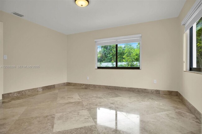 Building Photo - 6820 SW 86th Ave