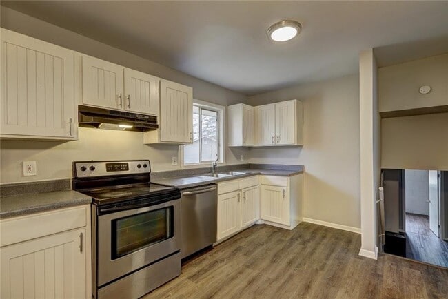 Building Photo - 70 Jonathan Rd