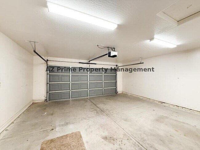 Building Photo - 11991 W Cabrillo Dr
