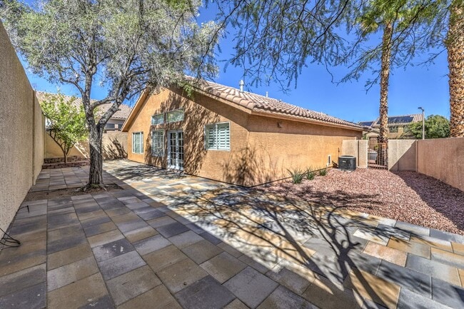 Building Photo - single story upgraded walking distance to park