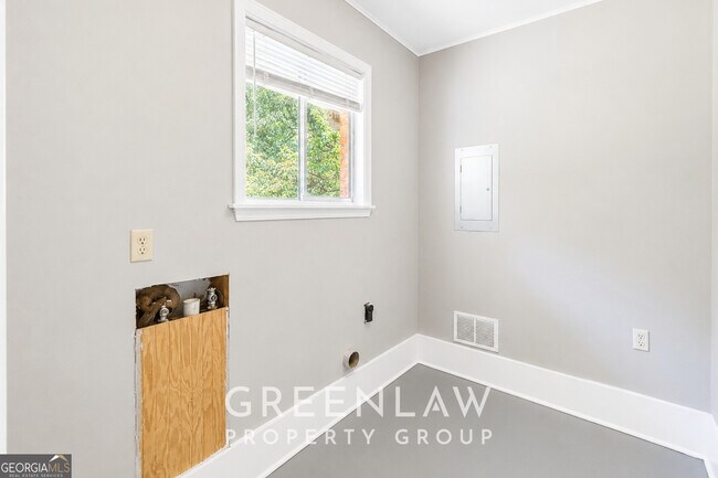 Building Photo - 3605 Flat Shoals Rd