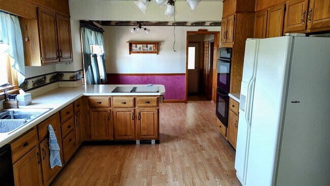 Building Photo - JARRETTSVILLE SINGLE FAMILY HOME ON WORKING FARM