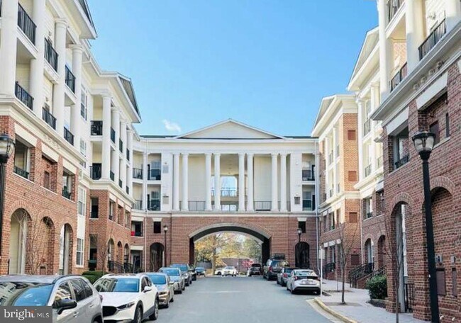 Building Photo - 3 Arch Pl