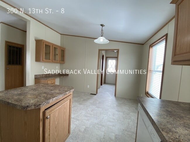 Building Photo - 300 N 13th St