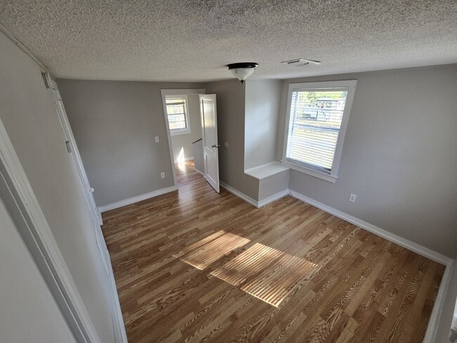 Building Photo - 5156 107th St