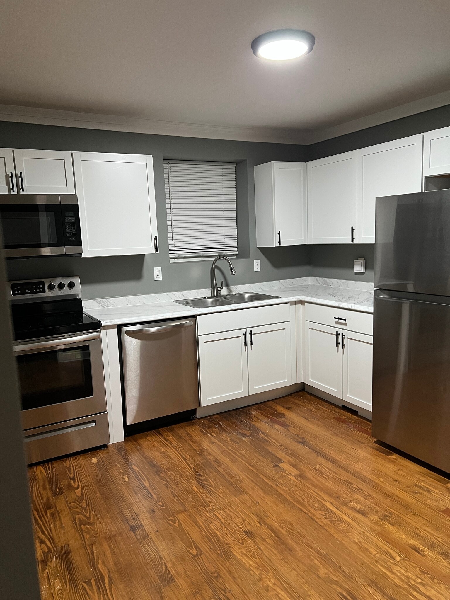 kitchen - 6435 Myron Ave