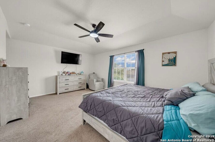 Master Bedroom - 335 Kildeer Crk