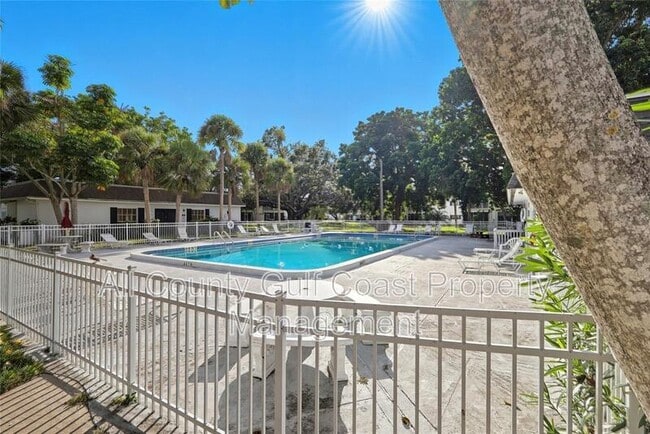 Building Photo - 4511 3rd St Cir W