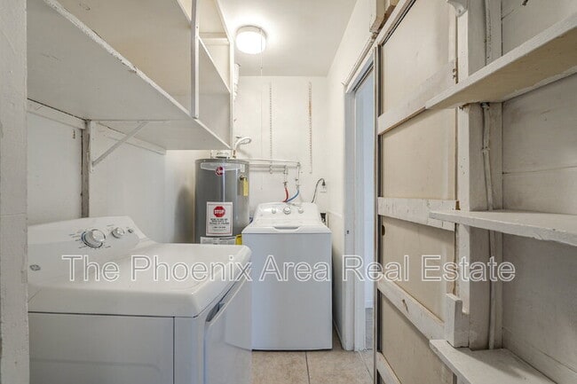 Building Photo - 787 W Flint St