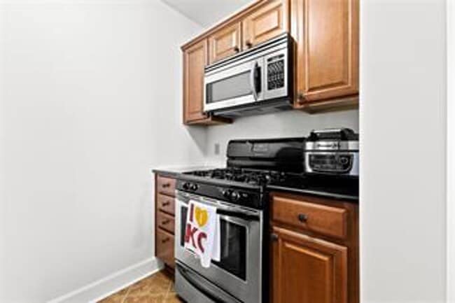 Building Photo - {4555 #205} Ponce De Leon Condo Available ...