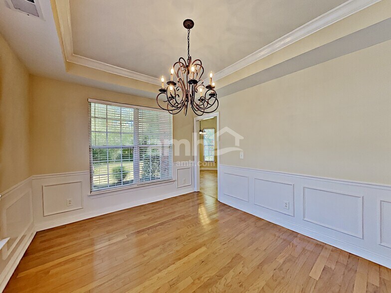 Building Photo - 316 Astor Way