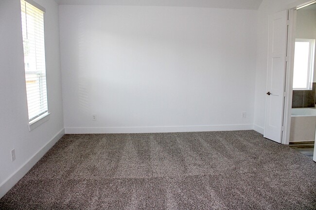 Building Photo - 15212 Tattle Crk Ln