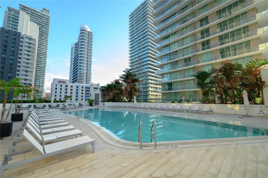 Building Photo - 1100 S Miami Ave