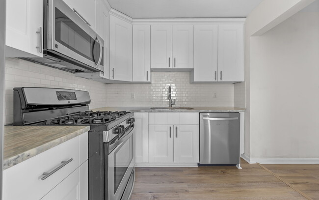 Building Photo - 2827 Grandy Ave