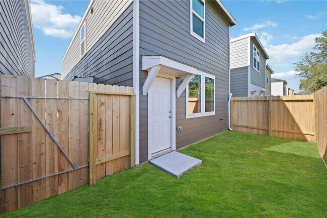 Building Photo - 5930 Manning Oaks St