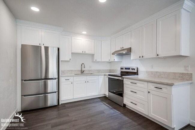 Building Photo - Newly Renovated 2Bdm 1Ba Apartment ADU Loc...