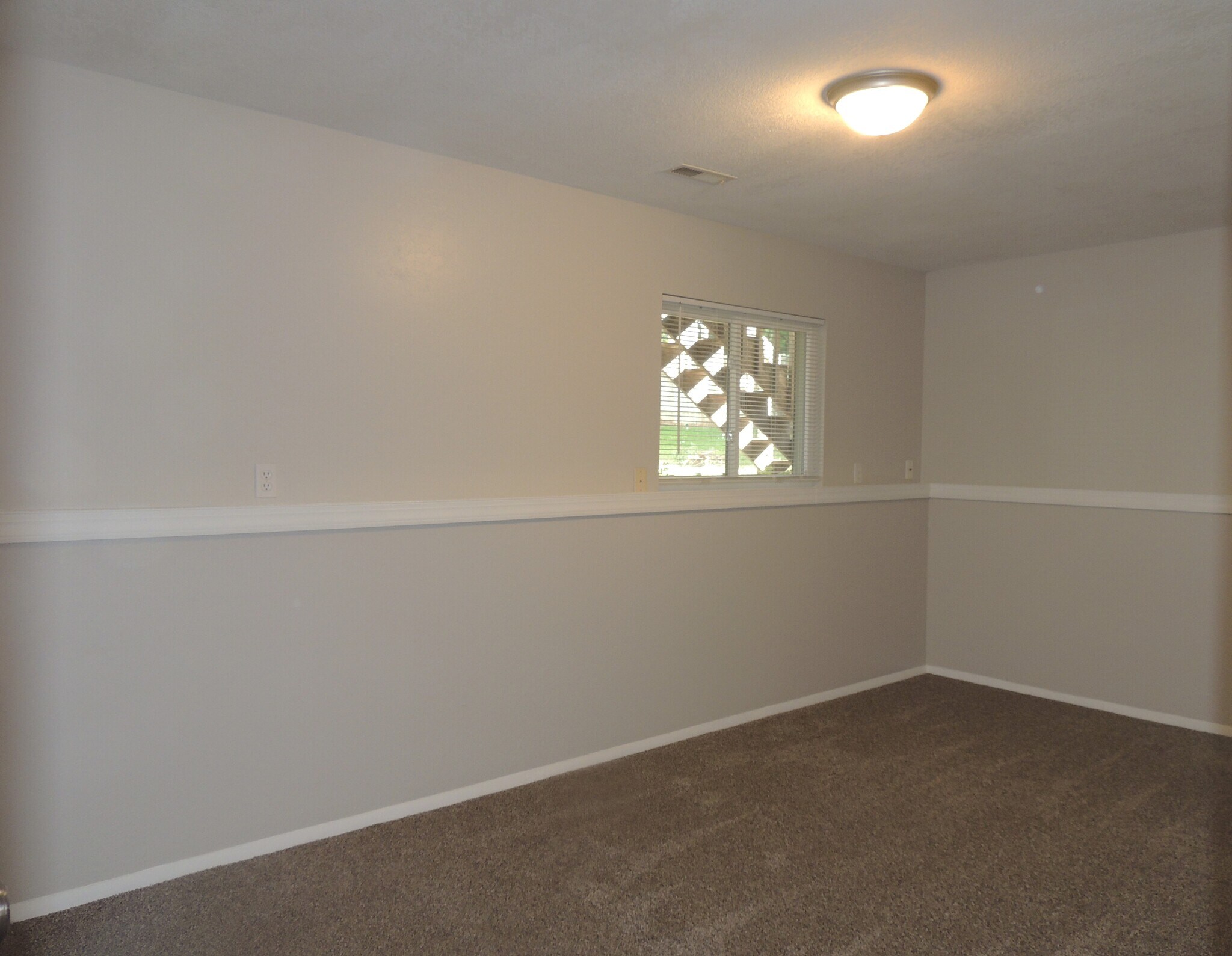 Building Photo - 2664 Bahamas Way