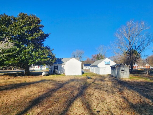 Building Photo - 2046 Bypass Rd