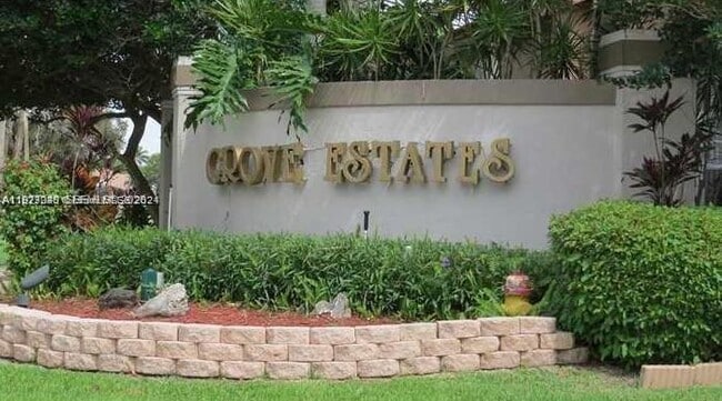 Building Photo - 15627 SW 16th Ct