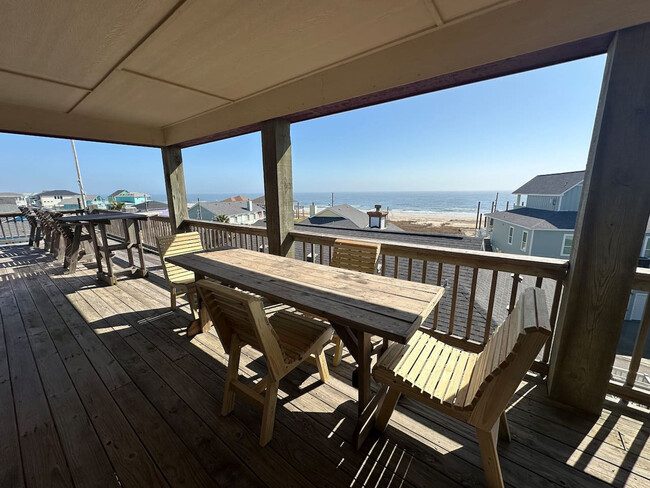 Building Photo - 907 S Cove Dr