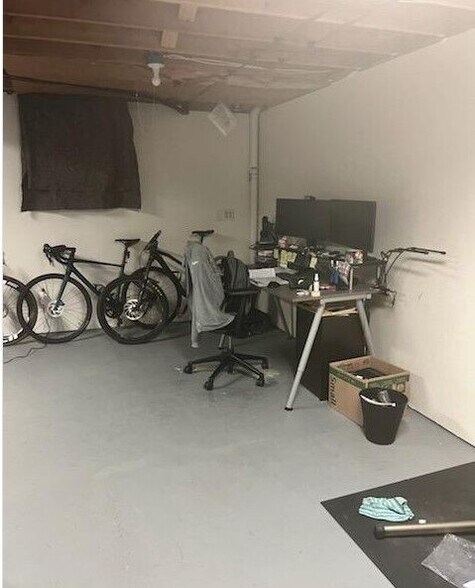 Building Photo - 156 Yorkshire Way