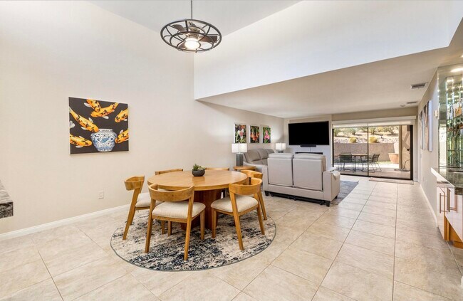 Building Photo - 48992 Canyon Crest Ln