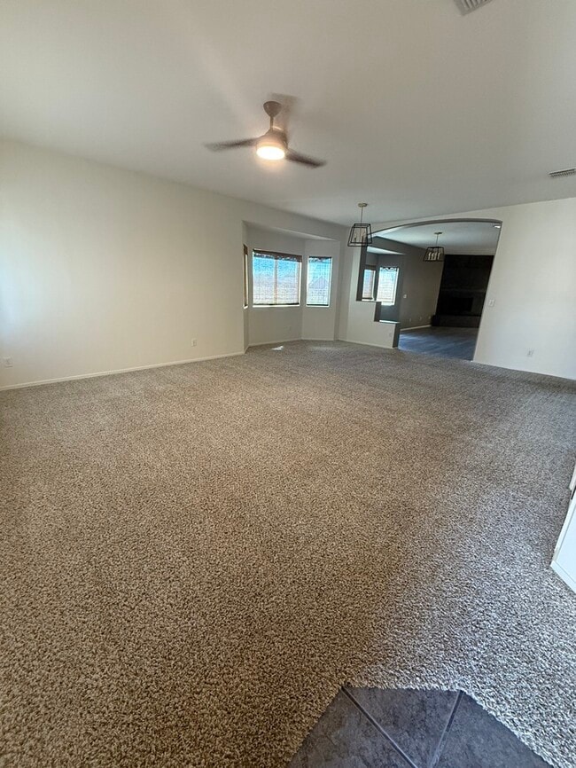 Building Photo - HOUSE FOR RENT