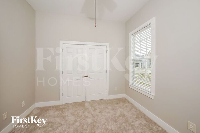 Building Photo - 4657 Nicholas Dr