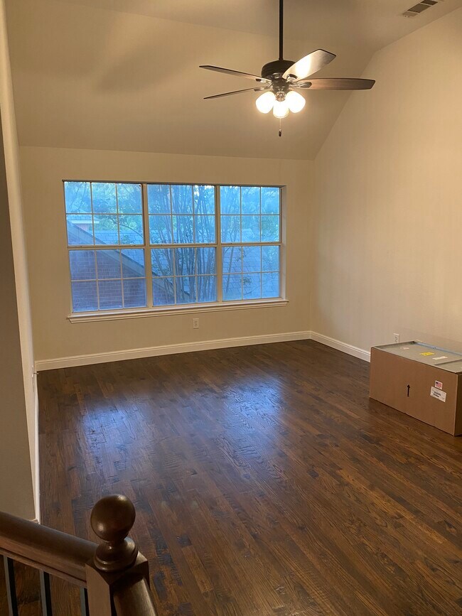 Building Photo - 306 Rivercove Dr