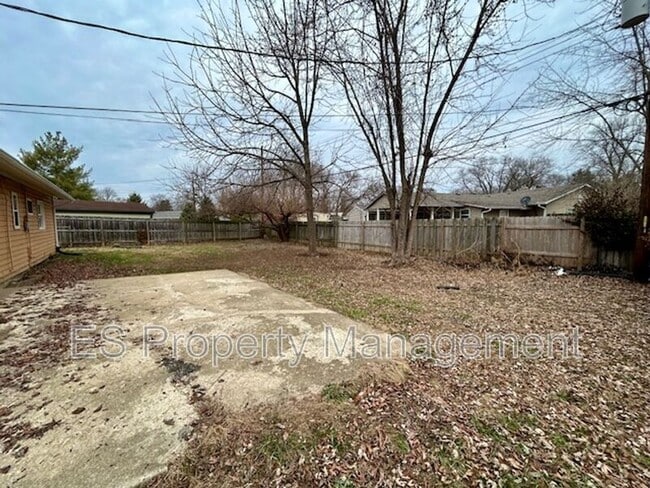 Building Photo - 4948 Patricia St