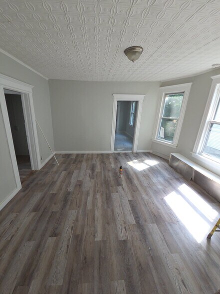 Building Photo - 30 Walnut Ave
