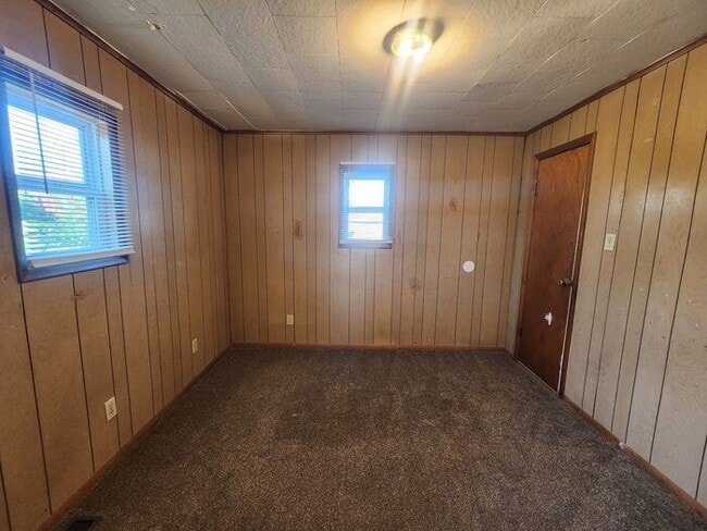 Building Photo - Cute 3 Bedroom Home
