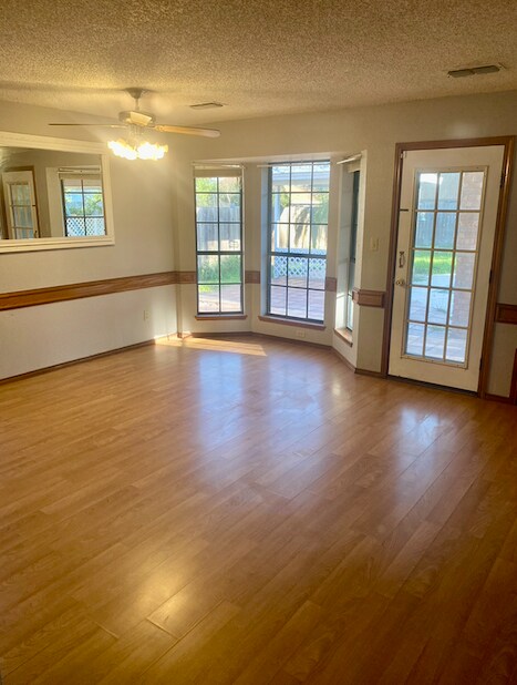 Building Photo - 1945 Zenaida Ave