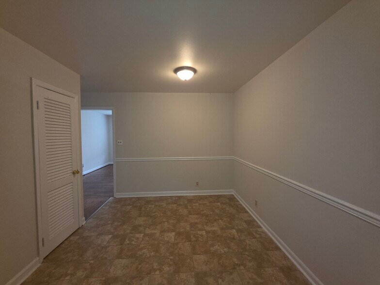 Building Photo - 3721 Driftwood Dr