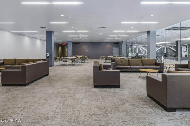 Building Photo - 7161 E Rancho Vista Dr