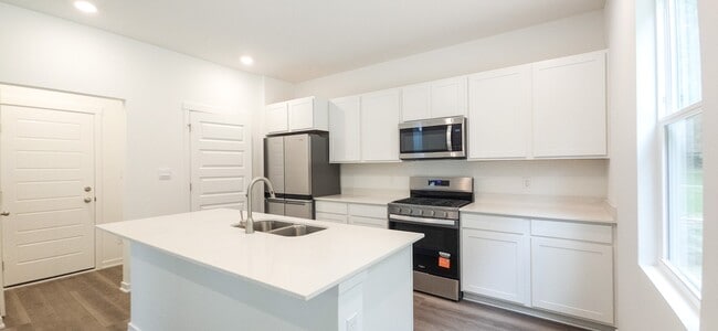 Building Photo - 4215 Viceroy St