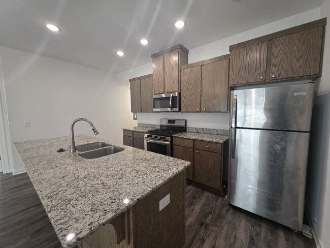 Building Photo - 320 Westbrook Ct