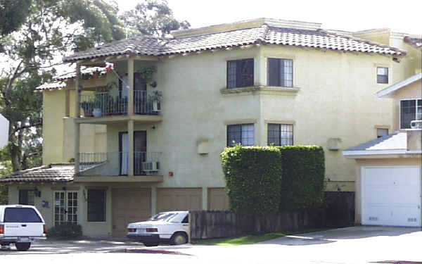 Building Photo - Santa Fe Villas