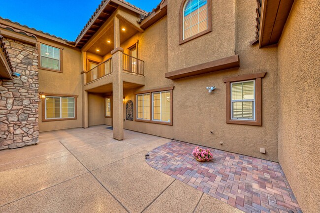 Building Photo - 5 Bedroom Corner Lot Home in Gated Community!