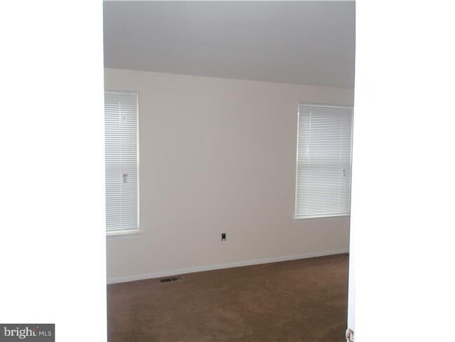 Building Photo - 404 Hopkins Ct