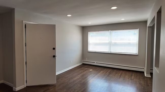 Building Photo - 3160 Schubert Ave