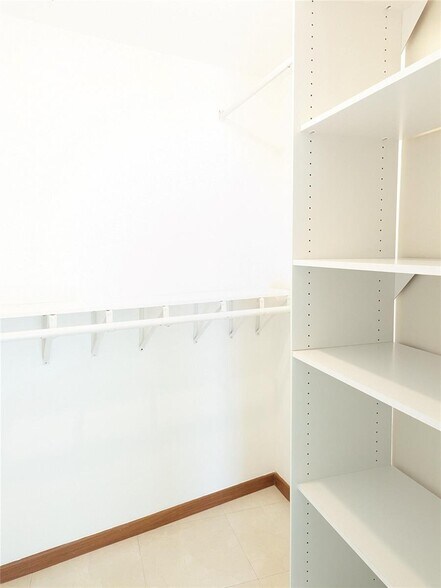 Building Photo - 1528 Brickell Ave