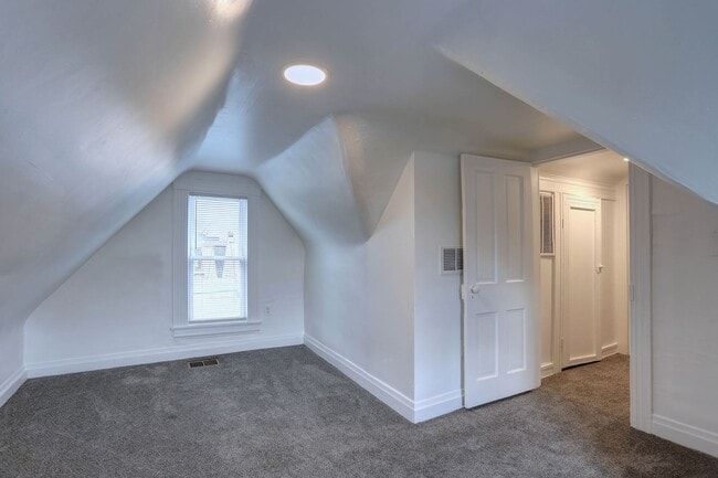 Building Photo - Renovated Single Family 2BR+2Bonus Rm/2.5BA Home in the Heart of Waverly