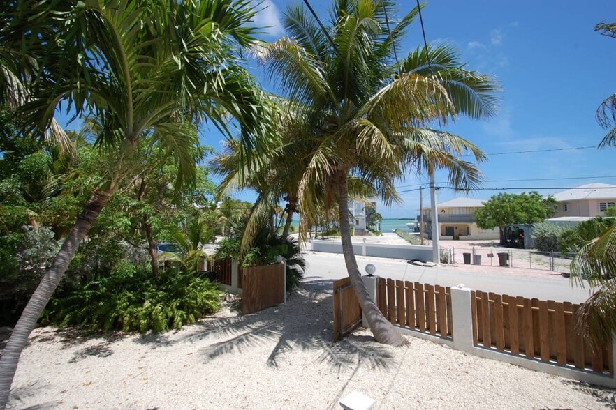 Building Photo - 27441 W Indies Dr