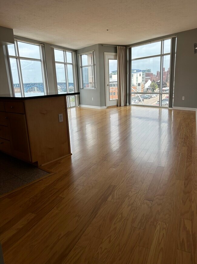 Building Photo - 2222 Detroit Ave #512