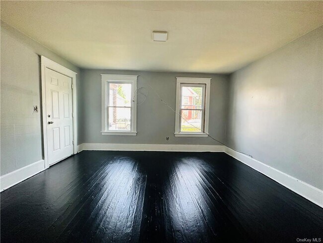 Building Photo - 203 Winnikee Ave