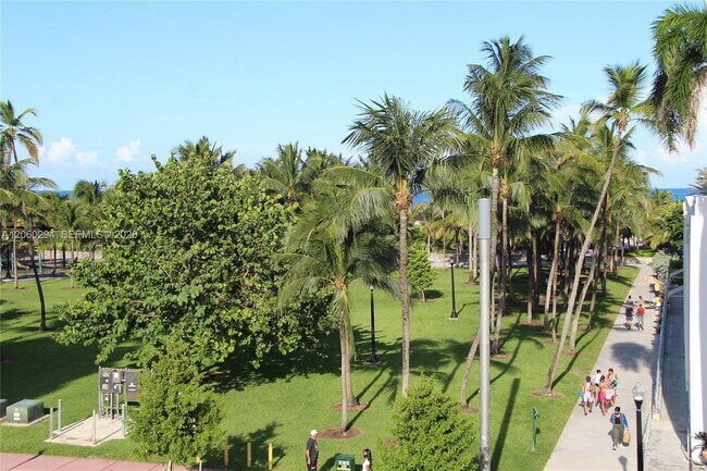 Building Photo - 158 Ocean Dr