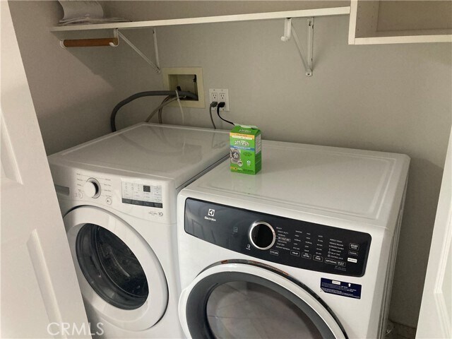 Building Photo - 28617 Stokowski Dr